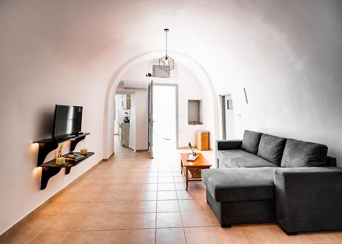 Sunrise And Sea View Cave *