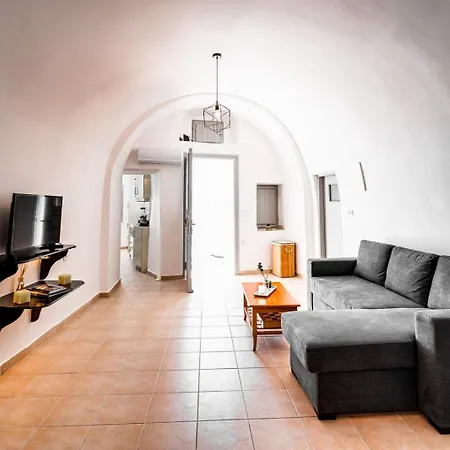 Sunrise And Sea View Cave *